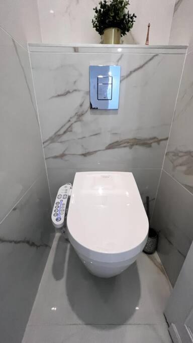 Nice Apartment With Amazing View Of Paris + Parking Екстер'єр фото