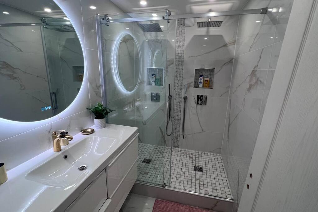 Nice Apartment With Amazing View Of Paris + Parking Екстер'єр фото