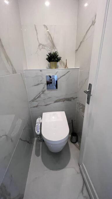 Nice Apartment With Amazing View Of Paris + Parking Екстер'єр фото